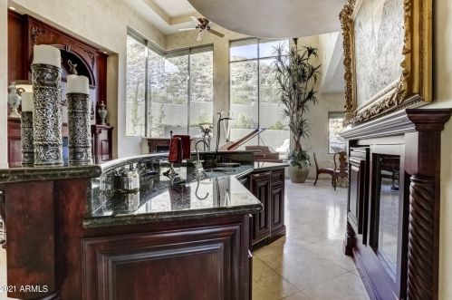 13841 Cyn Dr, Phoenix AZ 85016-2403 exterior