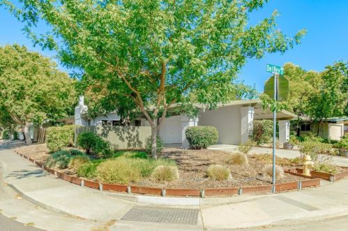 2105 Del Rey Ct, Davis CA 95616-0707 exterior