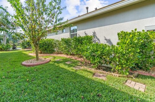 9859 Carrotwood Cir, Fort Pierce FL  34987-2478 exterior