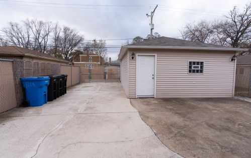 12234 State St, Chicago IL 60827-2016 exterior