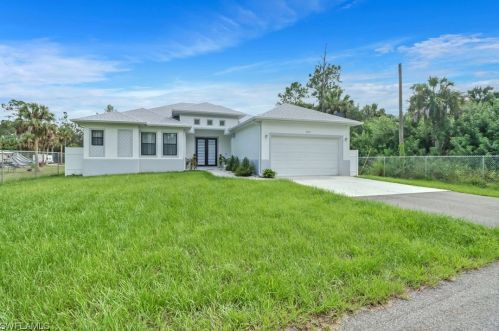 4450 16th Ave, Naples, FL 34117-2702