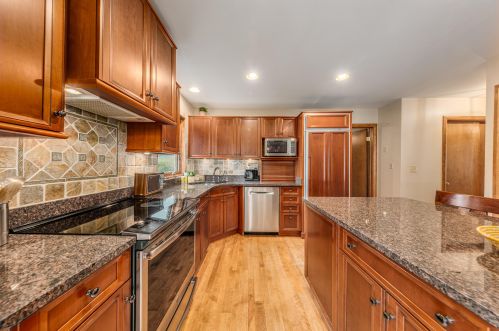 2951 Superior St, Milwaukee WI 53207-3074 exterior