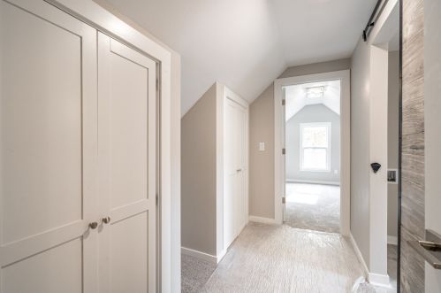 332 Clarence St, Milwaukee WI 53207-1547 exterior