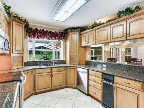 12607 51 St, Tampa FL 33619-1418 exterior