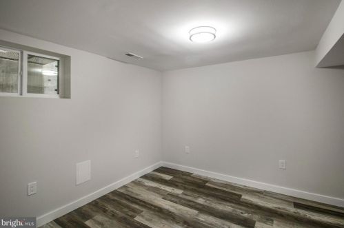 2911 17th St, Washington DC  20018-1825 exterior