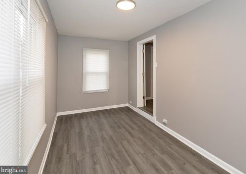 4507 Chestnut Ave, Camden NJ 08109-2504 exterior