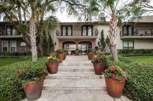 5806 Birchbrook Dr, Dallas, TX 75206-4556