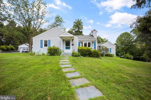 11 Martins Ln, Berwyn, PA 19312-1213