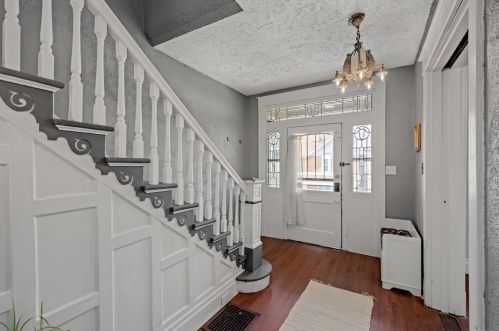 7706 Cannon St, Pittsburgh PA  15218-2109 exterior