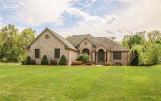 1285 Victoria Ln, Fenton, MI 48430-9630