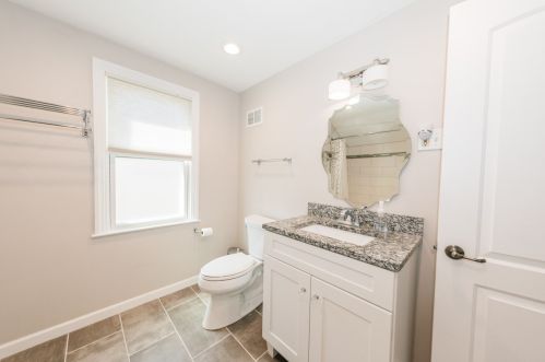 5926 Santa Monica Blvd, Milwaukee WI 53217-4619 exterior