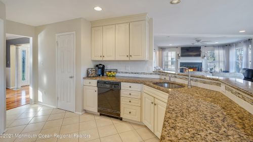 17 Cottonwood Dr, Jackson Twp NJ 08527-4940 exterior