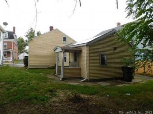 45 Spring St, Windsor Locks, CT 06096-2328