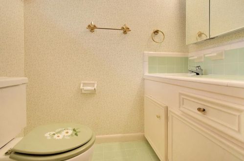 1301 Carolyn Ct, Humble TX 77338-8117 exterior