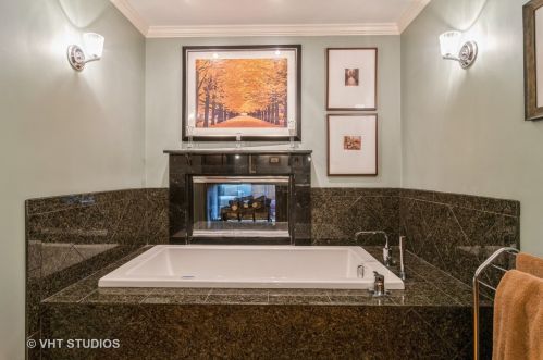 4541 Hermitage Ave, Chicago IL 60609-3811 exterior