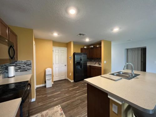 1141 Empire St, Fort Pierce FL  34983-2436 exterior