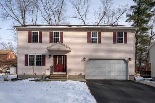 29 Pocantico Ave, Springfield MA 01109-1463 exterior