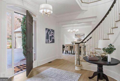 700 Brookwoods Trce, Atlanta GA 30342-2473 exterior