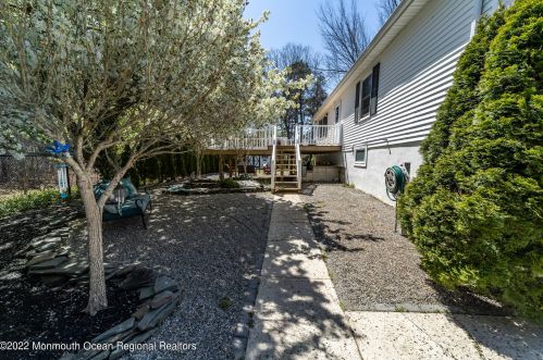 483 Western Blvd, Berkeley Township NJ 08721-3316 exterior