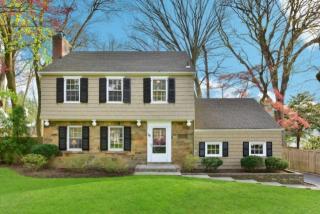 90 Clinton Ave, Tenafly, NJ 07670-2103