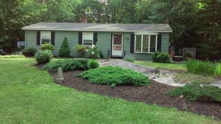 77 Peaselee Crossing Rd, Newton, NH 03858-3807