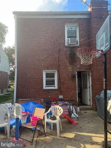 913 21 St, Chester PA 19013-5517 exterior