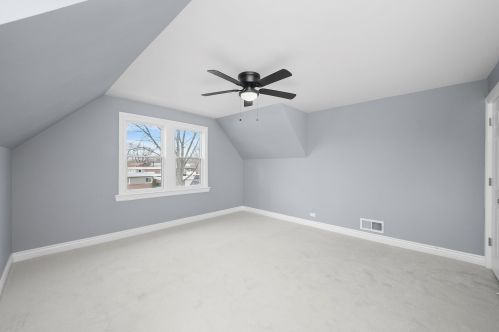 8247 Oglesby Ave, Chicago IL  60617-1927 exterior