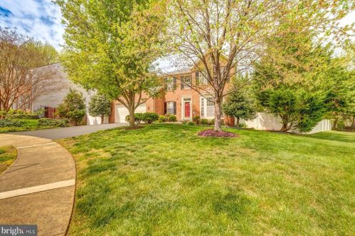 6992 Clifton Knoll Ct, Alexandria, VA 22315-3909