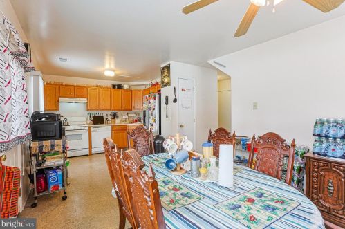 1537 19 St, Philadelphia PA 19121-4120 exterior