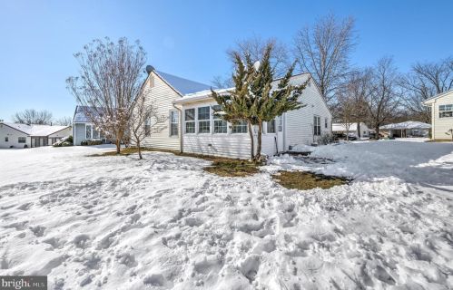 24 Fireside Cir, Columbus NJ 08022-1016 exterior