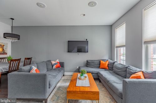 852 15th St, Philadelphia PA  19146-2140 exterior