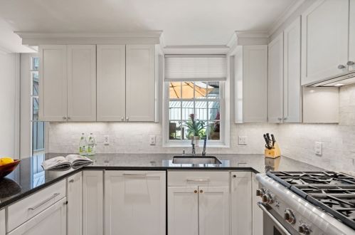 26 Gdn St, Boston MA 02114-3709 exterior