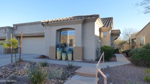 561 Knotwood St, Green Valley, AZ 85614-5972