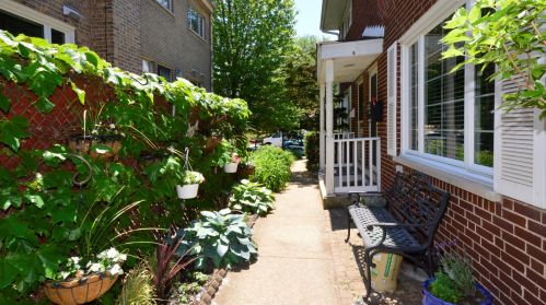 1122 Morse Ave, Chicago, IL 60626-3798