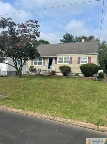 18 Melvin Ave, Iselin, NJ 08830-2411