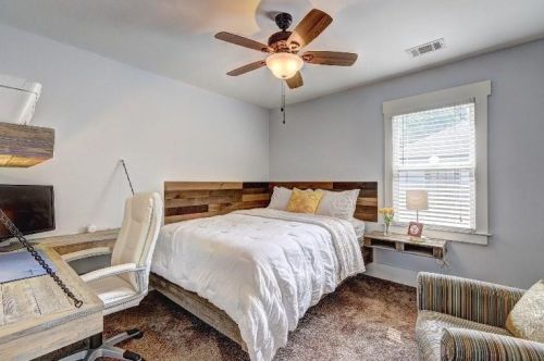 1401 Forrest Ave, Atlanta GA 30344-2709 exterior