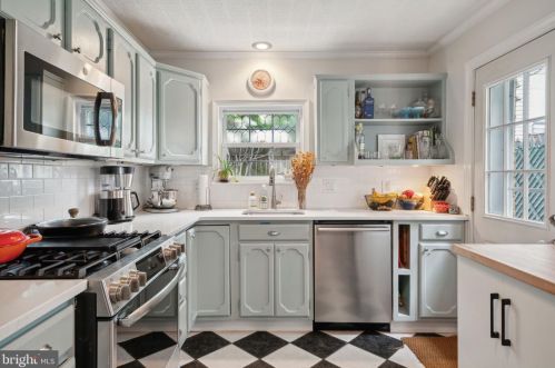 828 Judson St, Philadelphia PA  19130-1922 exterior