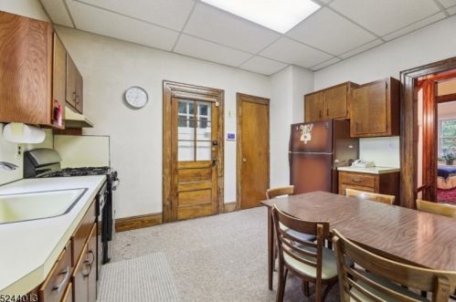 117 Maplewood Ave, Maplewood NJ 07040-1233 exterior