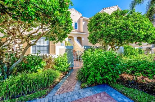 8380 Excalibur Cir, Naples, FL 34108-7723