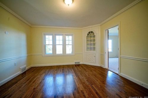 31 Diamond Gln Rd, Farmington CT 06032-2301 exterior