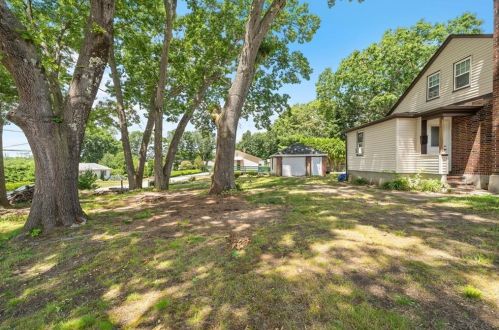 268 Morin St, Woonsocket RI  02895-2333 exterior