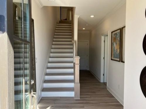 6643 Beacon Dr, Atlanta, GA 30328