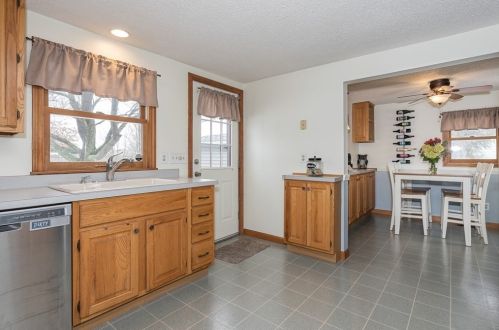 200 Island Pond Rd, Springfield MA 01118-1034 exterior