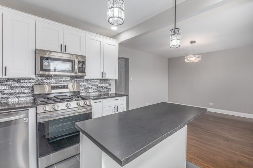 1031 92nd St, Chicago IL 60617-3839 exterior