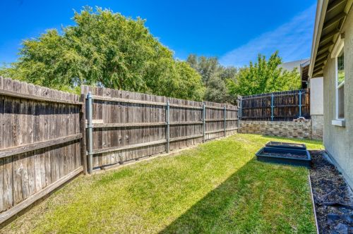 851 Holley Ct, Folsom CA 95630-3518 exterior