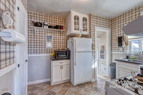 1824 Godwin Ave, Grand Rapids MI 49507-2673 exterior