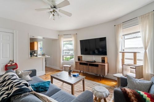 275 Tremont St, Newton MA 02458-2113 exterior