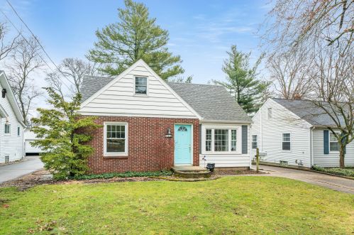 712 Pinehurst Blvd, Kalamazoo, MI 49006-3054