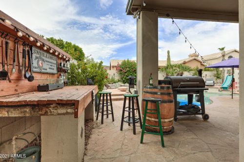 2702 Amberwood Dr, Phoenix AZ  85045-4208 exterior