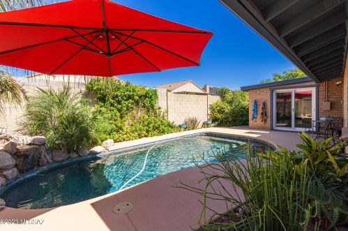 7581 La Cienega Dr, Tucson, AZ 85715-3526